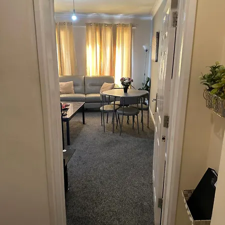 Great 2 Bed * London