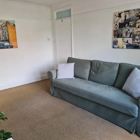 Apartment Two Bed In West London Brentford