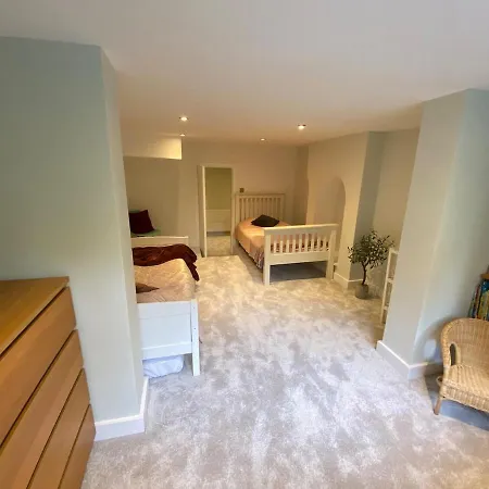 Apartment 23 Mins To London Bridge *