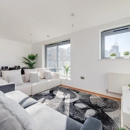 Large 3 Bedroom - Large Terrace With Sunset Views *