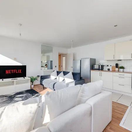 Large 3 Bedroom - Large Terrace With Sunset Views *