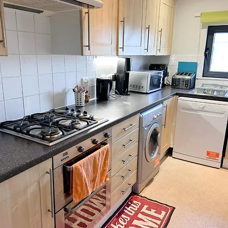 Modern Flat In North London Close To Tube Apartment Harrow