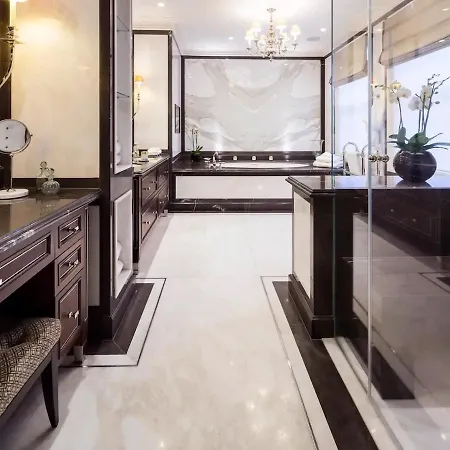 Apartment Exquisite 5br With Outdoor Terrace, Mayfair *