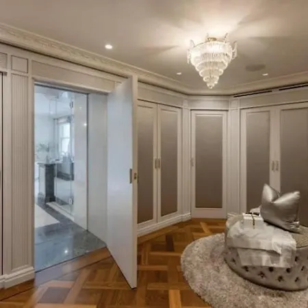 Apartment Exquisite 5br With Outdoor Terrace, Mayfair