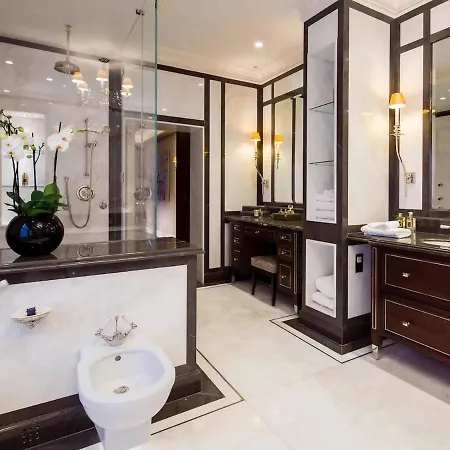 Exquisite 5br With Outdoor Terrace, Mayfair