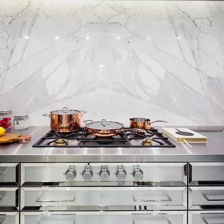 Exquisite 5br With Outdoor Terrace, Mayfair Apartment