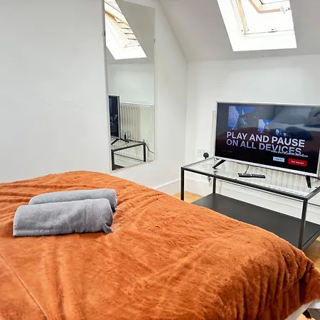 Wembley Stadium Rooms, 12mins
