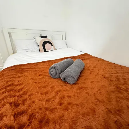 Wembley Stadium Rooms, 12mins Homestay