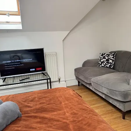 Wembley Stadium Rooms, 12mins * London