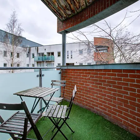 2 Bedroom Flat Near Westfield, Hospital, Stadium & Uni London