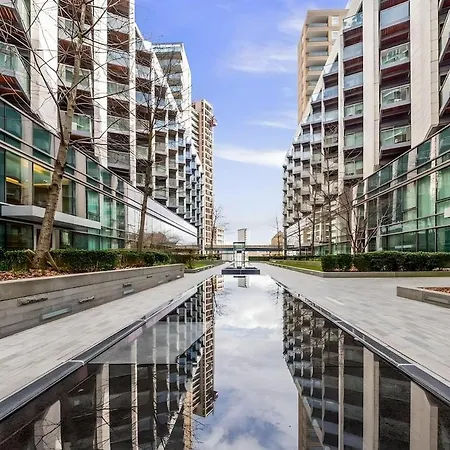 Collection No7 Baltimore Wharf Apartment *