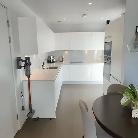Londwell, Kings Cross St Pancras Luxury Balcony Penthouse London