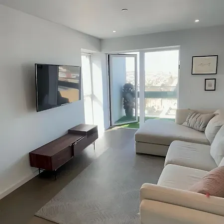 Londwell, Kings Cross St Pancras Luxury Balcony Penthouse Apartment
