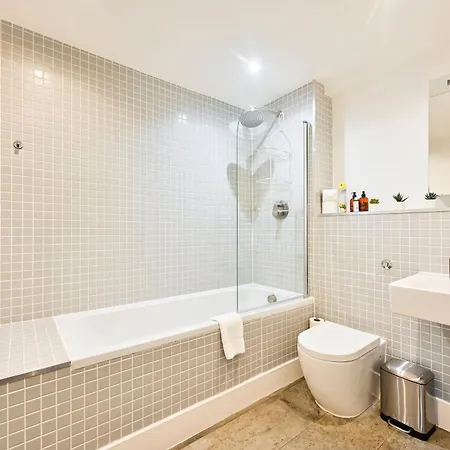 Farringdon Comfortable 3 Bed *