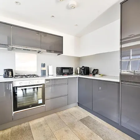 Farringdon Comfortable 3 Bed London