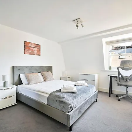 Farringdon Comfortable 3 Bed * London