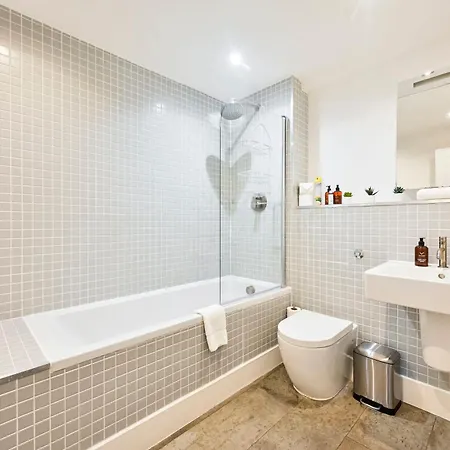 Farringdon Comfortable 3 Bed Apartment