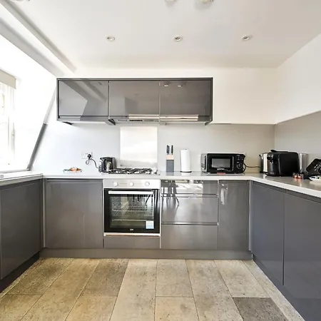 Farringdon Comfortable 3 Bed Apartment *