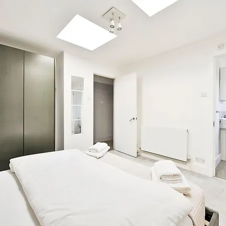 Farringdon Comfortable 3 Bed Apartment