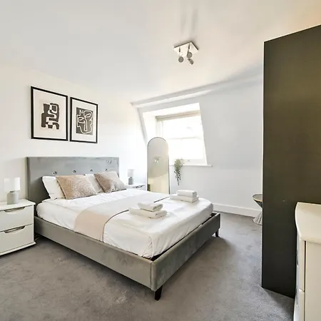 Farringdon Comfortable 3 Bed *
