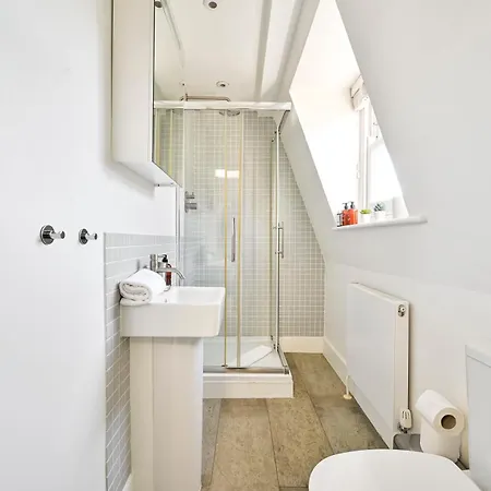 Farringdon Comfortable 3 Bed Apartment