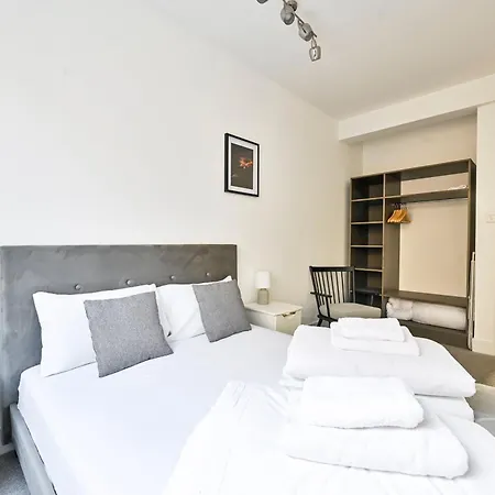 Farringdon Comfortable 3 Bed London