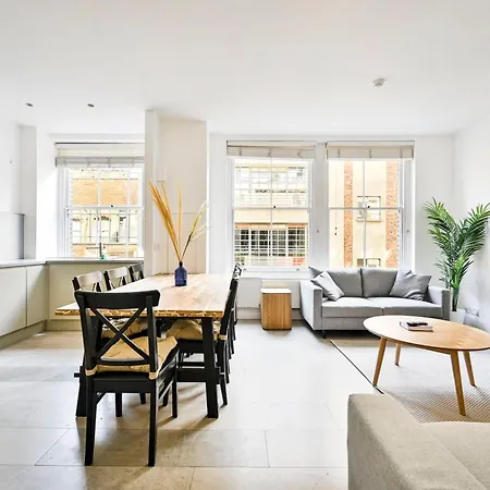 Farringdon Comfortable 3 Bed Apartment