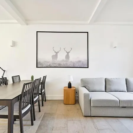 Farringdon Comfortable 2 Bed * London
