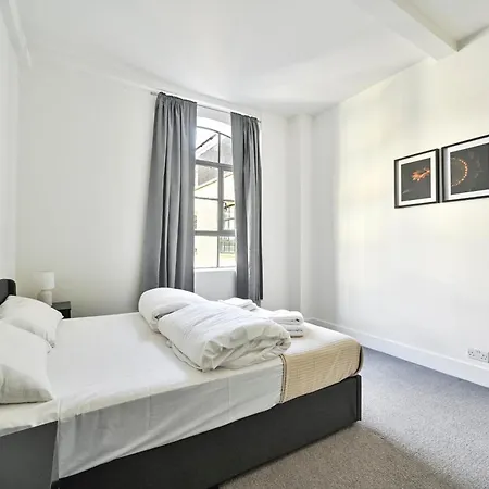 Farringdon Comfortable 2 Bed Apartment *