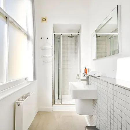 Farringdon Comfortable 2 Bed Apartment London