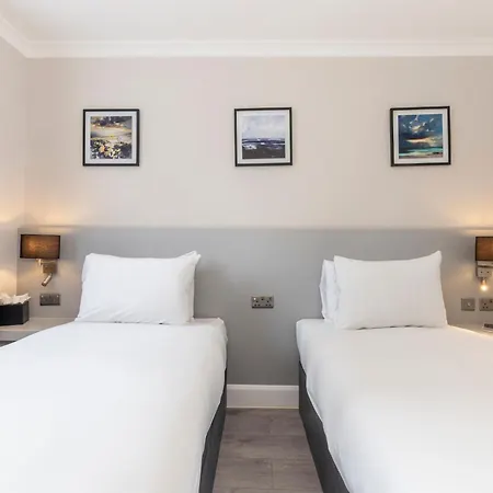 Marina Hotel 3*