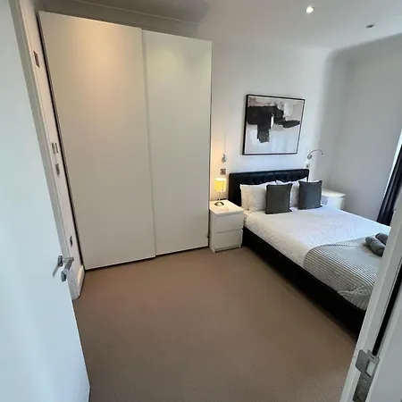 Sleek 3-bedroom Flat With Lift & Wi-fi In Southwark, Borough Near The Shard Apartment *
