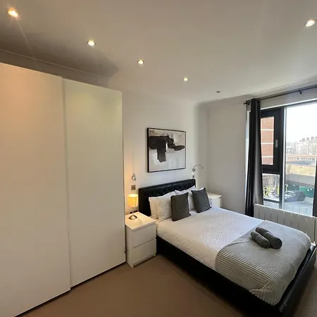 Sleek 3-bedroom Flat With Lift & Wi-fi In Southwark, Borough Near The Shard Apartment *