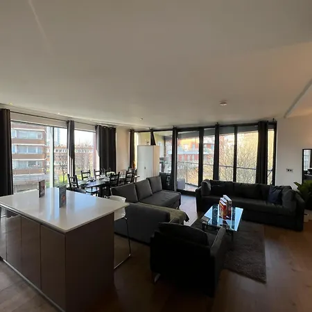 Apartment Sleek 3-bedroom Flat With Lift & Wi-fi In Southwark, Borough Near The Shard London