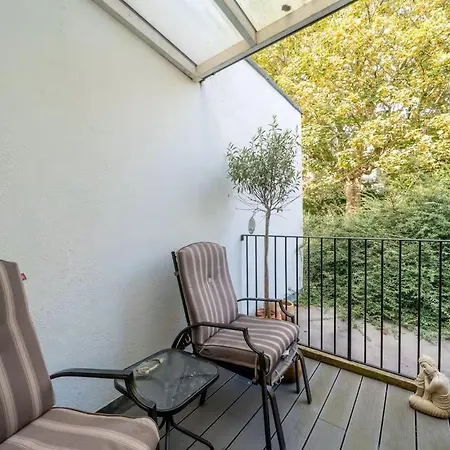 Charming In Shepherds Bush Holiday home London