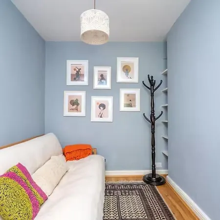 Charming In Shepherds Bush Holiday home London