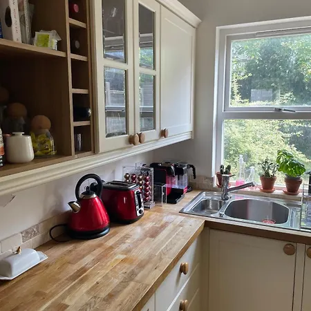 Charming In Shepherds Bush Holiday home *