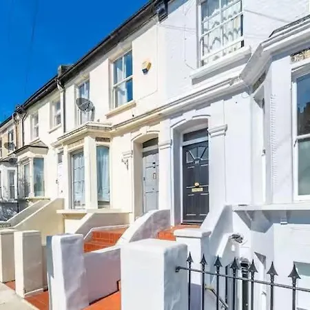 Charming In Shepherds Bush * London