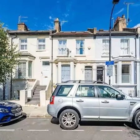 Charming In Shepherds Bush Holiday home