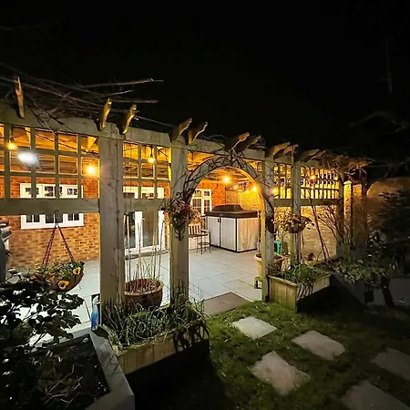 Casa vacanze Cosy Stylish With Private Patio And Gym Gear Barnet