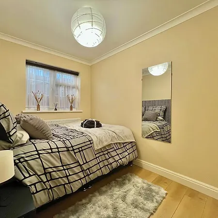 Cosy Stylish With Private Patio And Gym Gear