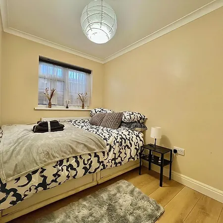 Cosy Stylish With Private Patio And Gym Gear