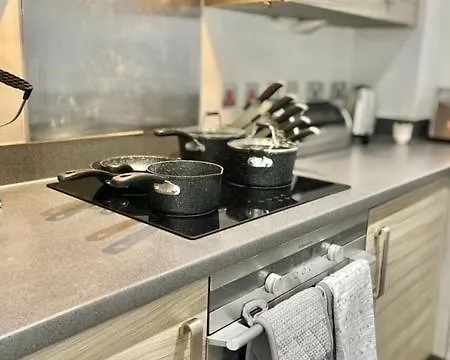 Spacious And Comfortable Long-term Near O2 Arena, Westfield, Stadium, Ideal For Business Or Leisure Apartment London