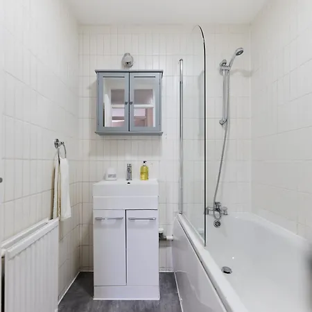 The West Hampstead Base - 2bdr *