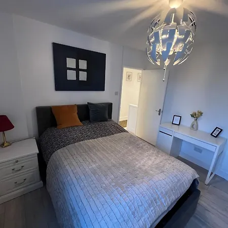 Amazing Location 2 Bed Swiss *
