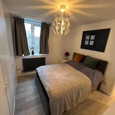 Amazing Location 2 Bed Swiss *