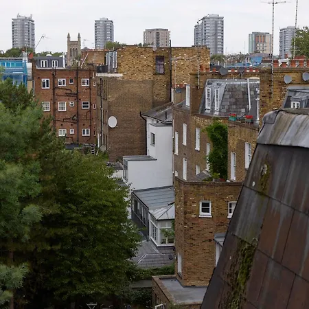 The Notting Hill Oasis * London