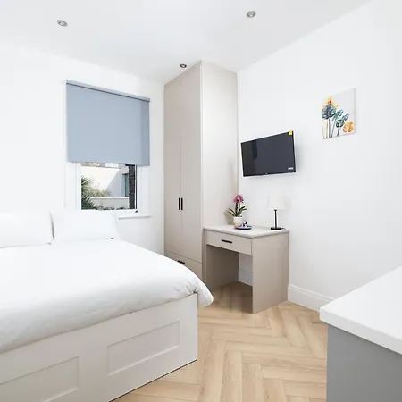Charmstay Kensington Olympia London