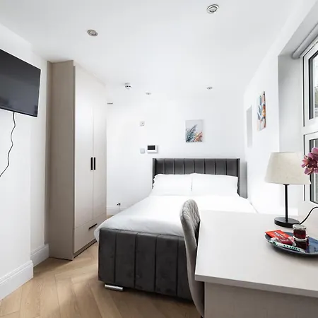 Charmstay Kensington Olympia * London