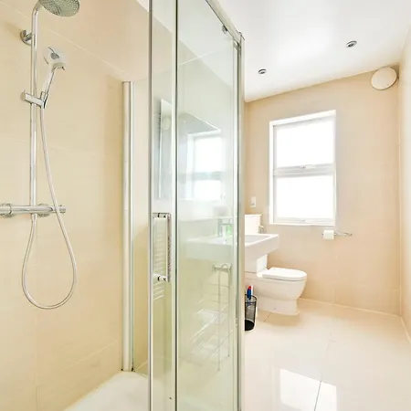Lovely 4 Bedrooms Entire House In Hammersmith Apartment *